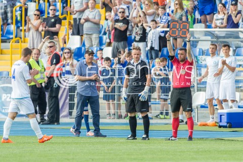  28.05.2016 MIELEC <br />PILKA NOZNA II LIGA SEZON 2015/2016 <br />MECZ STAL MIELEC - OLIMPIA ZAMBROW ( WYNIK 0:0 )<br />N/Z BOGUSLAW WYPARLO - WEJSCIE NA BOISKO KONIEC ZAKONCZENIE KARIERY OSTATNI MECZ W KARIERZE<br /> 