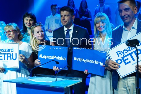  30.05.2016 WARSZAWA<br /> KONWENCJA NOWOCZESNEJ PRZY SIEDZIBIE PISU W PIERWSZE URODZINY ZALOZENIA PARTII<br /> N/Z RYSZARD PETRU <br />  