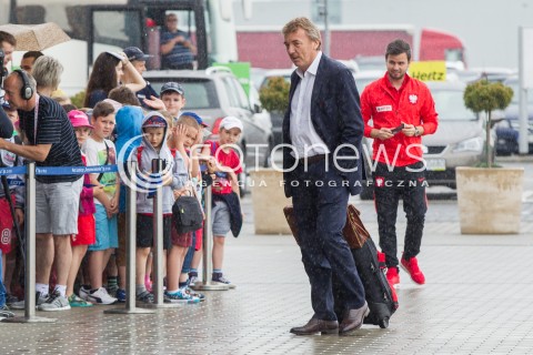  31.05.2016 LOTNISKO RZESZOW JASIONKA <br />REPREZENTACJA POLSKI PILKARZY ZAKONCZYLA ZGRUPOWANIE W ARLAMOWIE I WYJECHALA NA LOTNISKO RZESZOW JASIONKA SKAD ODLECIALA NA MECZ DO GDANSKA. PRZED LOTNISKIEM NA PILKARZY CZEKALA LICZNA GRUPA KIBICOW. CZESC PILKARZY ROZDAWALA AUTOGRAFY I ROBILA ZDJECIA Z KIBICAMI.<br />N/Z ZBIGNIEW BONIEK - PREZES PZPN<br /> 