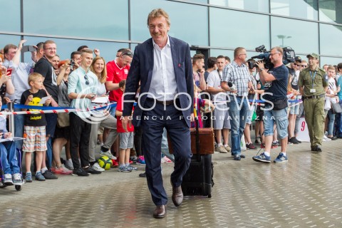  31.05.2016 LOTNISKO RZESZOW JASIONKA <br />REPREZENTACJA POLSKI PILKARZY ZAKONCZYLA ZGRUPOWANIE W ARLAMOWIE I WYJECHALA NA LOTNISKO RZESZOW JASIONKA SKAD ODLECIALA NA MECZ DO GDANSKA. PRZED LOTNISKIEM NA PILKARZY CZEKALA LICZNA GRUPA KIBICOW. CZESC PILKARZY ROZDAWALA AUTOGRAFY I ROBILA ZDJECIA Z KIBICAMI.<br />N/Z ZBIGNIEW BONIEK - PREZES PZPN <br /> 
