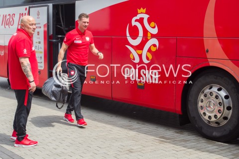  31.05.2016 LOTNISKO RZESZOW JASIONKA <br />REPREZENTACJA POLSKI PILKARZY ZAKONCZYLA ZGRUPOWANIE W ARLAMOWIE I WYJECHALA NA LOTNISKO RZESZOW JASIONKA SKAD ODLECIALA NA MECZ DO GDANSKA. PRZED LOTNISKIEM NA PILKARZY CZEKALA LICZNA GRUPA KIBICOW. CZESC PILKARZY ROZDAWALA AUTOGRAFY I ROBILA ZDJECIA Z KIBICAMI.<br />N/Z LUKASZ PISZCZEK<br /> 