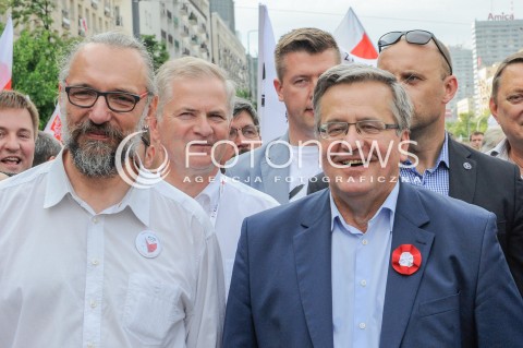  04.06.2016 WARSZAWA <br />MARSZ KOMITETU OBRONY DEMOKRACJI WSZYSCY DLA WOLNOSCI<br />N/Z BRONISLAW KOMOROWSKI MATEUSZ KIJOWSKI<br /> 