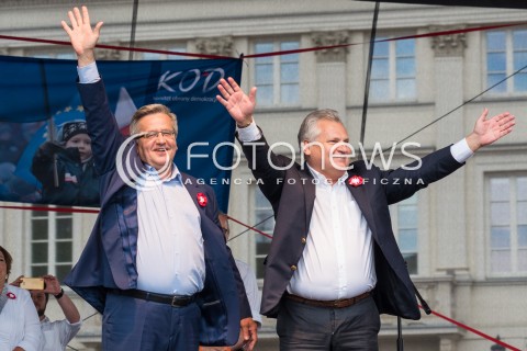  04.06.2016 WARSZAWA <br /> MARSZ KOMITETU OBRONY DEMOKRACJI WSZYSCY DLA WOLNOSCI <br /> N/Z  BRONISLAW KOMOROWSKI ALEKSANDER KWASNIEWSKI<br />  