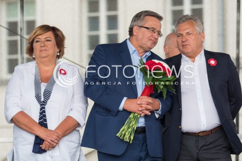  04.06.2016 WARSZAWA <br /> MARSZ KOMITETU OBRONY DEMOKRACJI WSZYSCY DLA WOLNOSCI <br /> N/Z  ANNA KOMOROWSKA BRONISLAW KOMOROWSKI ALEKSANDER KWASNIEWSKI<br />  