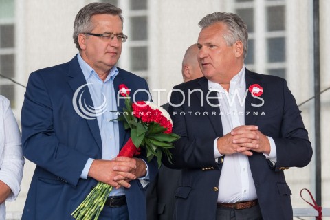  04.06.2016 WARSZAWA <br /> MARSZ KOMITETU OBRONY DEMOKRACJI WSZYSCY DLA WOLNOSCI <br /> N/Z  BRONISLAW KOMOROWSKI ALEKSANDER KWASNIEWSKI<br />  