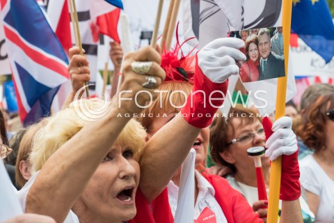  04.06.2016 WARSZAWA <br /> MARSZ KOMITETU OBRONY DEMOKRACJI WSZYSCY DLA WOLNOSCI <br /> N/Z UCZESTNICY <br />  