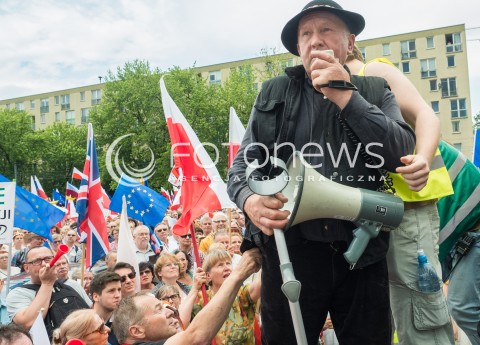  04.06.2016 WARSZAWA <br /> MARSZ KOMITETU OBRONY DEMOKRACJI WSZYSCY DLA WOLNOSCI <br /> N/Z  INCYDENT<br />  