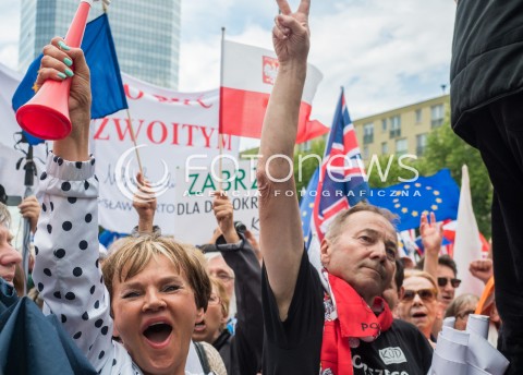  04.06.2016 WARSZAWA <br /> MARSZ KOMITETU OBRONY DEMOKRACJI WSZYSCY DLA WOLNOSCI <br /> N/Z UCZESTNICY <br />  