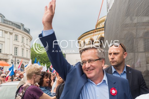  04.06.2016 WARSZAWA <br /> MARSZ KOMITETU OBRONY DEMOKRACJI WSZYSCY DLA WOLNOSCI <br /> N/Z  BRONISLAW KOMOROWSKI<br />  