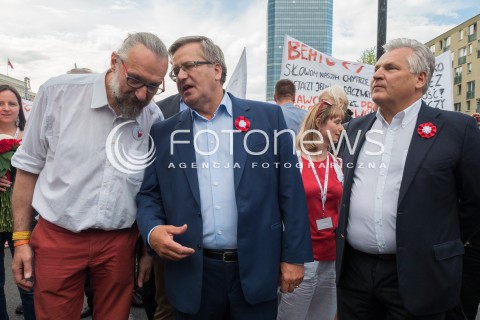  04.06.2016 WARSZAWA <br /> MARSZ KOMITETU OBRONY DEMOKRACJI WSZYSCY DLA WOLNOSCI <br /> N/Z  MATEUSZ KIJOWSKI BRONISLAW KOMOROWSKI ALEKSANDER KWASNIEWSKI<br />  