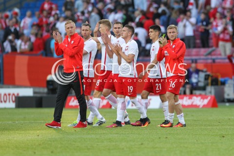  06.06.2016 KRAKOW REPREZENTACJA <br />MECZ TOWARZYSKI POLSKA - LITWA <br />( FRIENDLY MATCH POLAND - LITHUANIA ) <br />N/Z KAMIL GLIK PIOTR ZIELINSKI BARTOSZ KAPUSTKA JAKUB BLASZCZYKOWSKI PODZIEKOWANIE KIBICOM<br /> 