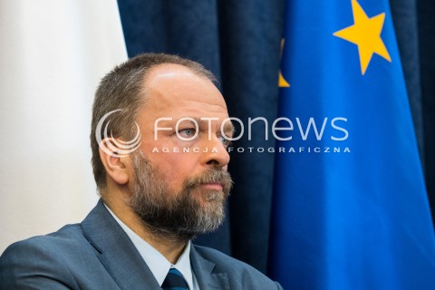  07.06.2016 WARSZAWA<br /> KONFERENCJA PRASOWA EKSPERTOW W PALACU PREZYDENCKIM W SPRAWIE TZW USTAWY FRANKOWEJ<br /> N/Z  SLAWOMIR HORBACZEWSKI<br />  