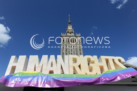  11.06.2016 WARSZAWA<br />PARADA ROWNOSCI<br />N/Z UCZESTNICY PARADY<br /> 