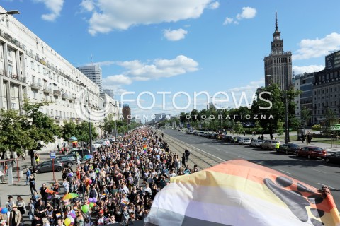  11.06.2016 WARSZAWA<br />PARADA ROWNOSCI<br />N/Z UCZESTNICY PARADY<br /> 