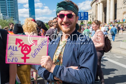  11.06.2016 WARSZAWA<br /> PARADA ROWNOSCI SRODOWISK LGBTQ<br /> N/Z UCZESTNICY<br />  