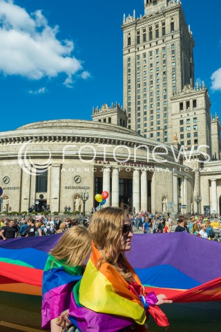  11.06.2016 WARSZAWA<br /> PARADA ROWNOSCI SRODOWISK LGBTQ<br /> N/Z UCZESTNICY<br />  
