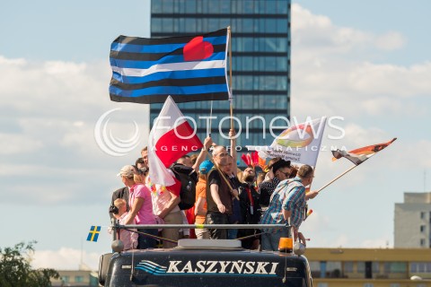  11.06.2016 WARSZAWA<br /> PARADA ROWNOSCI SRODOWISK LGBTQ<br /> N/Z UCZESTNICY<br />  