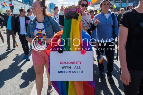 11.06.2016 WARSZAWA<br /> PARADA ROWNOSCI SRODOWISK LGBTQ<br /> N/Z UCZESTNICY<br />  