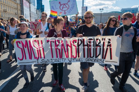  11.06.2016 WARSZAWA<br /> PARADA ROWNOSCI SRODOWISK LGBTQ<br /> N/Z UCZESTNICY<br />  