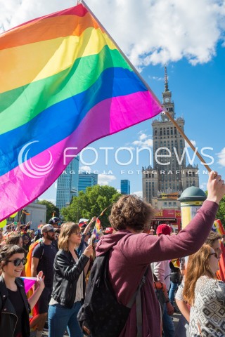  11.06.2016 WARSZAWA<br /> PARADA ROWNOSCI SRODOWISK LGBTQ<br /> N/Z UCZESTNICY<br />  