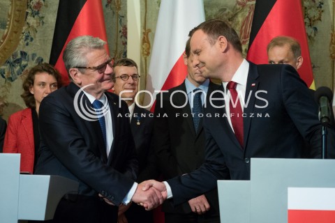  17.06.2016 WARSZAWA <br /> WIZYTA PREZYDENTA REPUBLIKI FEDERALNEJ NIEMIEC W POLSCE<br /> INAUGURACJA POLSKO NIEMIECKIEJ GRUPY REFLEKSYJNEJ <br /> N/Z PREZYDENT RFN JOACHIM GAUCK PREZYDENT RP ANDRZEJ DUDA  <br />  