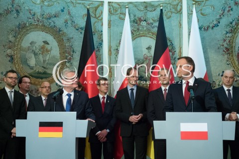  17.06.2016 WARSZAWA <br /> WIZYTA PREZYDENTA REPUBLIKI FEDERALNEJ NIEMIEC W POLSCE<br /> INAUGURACJA POLSKO NIEMIECKIEJ GRUPY REFLEKSYJNEJ <br /> N/Z PREZYDENT RFN JOACHIM GAUCK PREZYDENT RP ANDRZEJ DUDA  <br />  