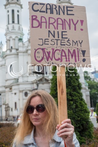  18.06.2016 WARSZAWA <br /> MARSZ DLA GODNOSCI KOBIET <br /> N/Z UCZESTNICY <br />  