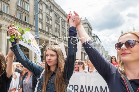  18.06.2016 WARSZAWA <br /> MARSZ DLA GODNOSCI KOBIET <br /> N/Z UCZESTNICY <br />  