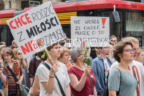  18.06.2016 WARSZAWA <br /> MARSZ DLA GODNOSCI KOBIET <br /> N/Z UCZESTNICY <br />  
