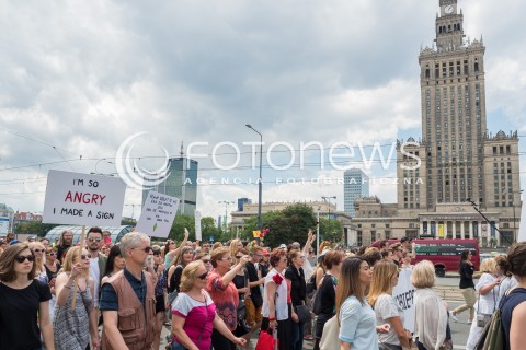  18.06.2016 WARSZAWA <br /> MARSZ DLA GODNOSCI KOBIET <br /> N/Z UCZESTNICY <br />  