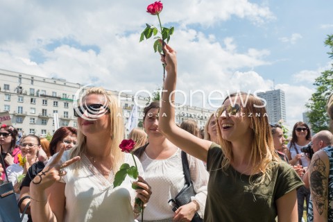  18.06.2016 WARSZAWA <br /> MARSZ DLA GODNOSCI KOBIET <br /> N/Z UCZESTNICY <br />  