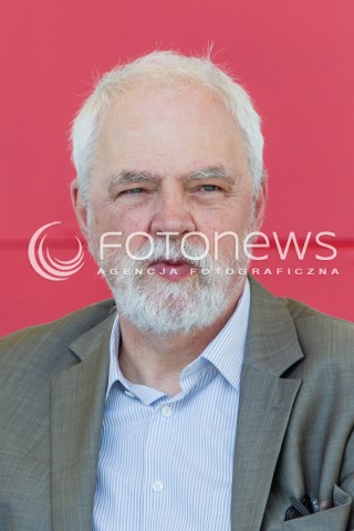  18.06.2016 RZESZOW<br />PIERWSZA W POLSCE REGIONALNA KONWENCJA PROGRAMOWA PLATFORMY OBYWATELSKIEJ PT. POLSKA OBYWATELSKA 2.0 - WYZWANIA POLSKI CYFROWEJ ORAZ FUNDUSZE EUROPEJSKIE<br />N/Z JAN OLBRYCHT<br /> 