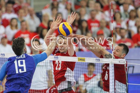  25.06.2016 LODZ <br />SIATKOWKA MEZCZYZN LIGA SWIATOWA 2016 <br />FIVB VOLLEYBALL WORLD LEAGUE 2016 <br />MECZ POLSKA - ROSJA ( Poland - Russia ) <br />N/Z MATEUSZ BIENIEK BARTOSZ KUREK BLOK<br /> 