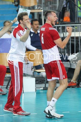  25.06.2016 LODZ <br />SIATKOWKA MEZCZYZN LIGA SWIATOWA 2016 <br />FIVB VOLLEYBALL WORLD LEAGUE 2016 <br />MECZ POLSKA - ROSJA ( Poland - Russia ) <br />N/Z BARTOSZ KUREK STEPHANE ANTIGA - I TRENER ( HEAD COACH ) SYLWETKA RADOSC EMOCJE <br /> 