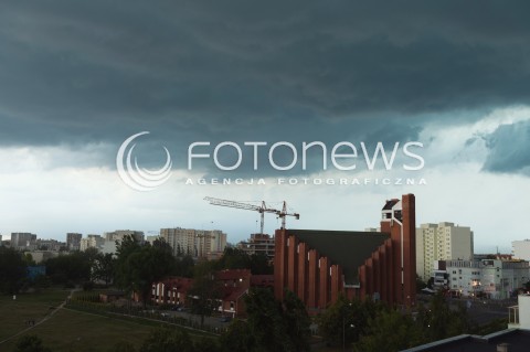  26.06.2016 WARSZAWA<br />BURZA W WARSZAWIE <br />N/Z BURZA NAD WARSZAWA OPADY<br /> 