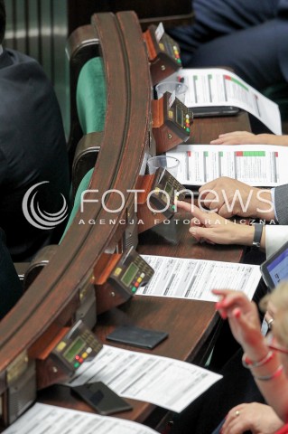  06.07.2016 WARSZAWA SEJM<br />POSIEDZENIE SEJMU RP<br />N/Z GLOSOWANIE PRZYCISK GUZIK KONSOLA DO GLOSOWANIA ZDJECIE ILUSTRACYJNE ILUSTRANT<br /> 