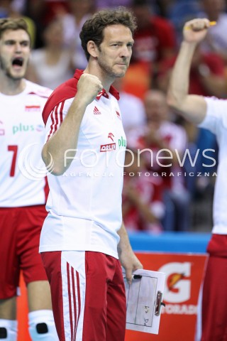  13.07.2016 KRAKOW <br />SIATKOWKA MEZCZYZN LIGA SWIATOWA 2016 TURNIEJ FINALOWY <br />FIVB VOLLEYBALL WORLD LEAGUE FINAL SIX 2016 <br />MECZ POLSKA - FRANCJA ( Poland - France ) <br />N/Z STEPHANE ANTIGA - I TRENER ( HEAD COACH ) SYLWETKA RADOSC EMOCJE <br /> 