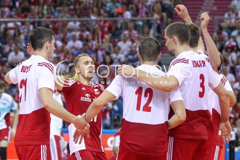  13.07.2016 KRAKOW <br />SIATKOWKA MEZCZYZN LIGA SWIATOWA 2016 TURNIEJ FINALOWY <br />FIVB VOLLEYBALL WORLD LEAGUE FINAL SIX 2016 <br />MECZ POLSKA - FRANCJA ( Poland - France ) <br />N/Z PAWEL ZATORSKI RAFAL BUSZEK DAWID KONARSKI RADOSC EMOCJE <br /> 