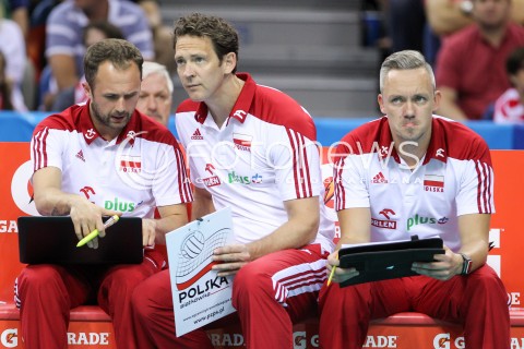  14.07.2016 KRAKOW <br />SIATKOWKA MEZCZYZN LIGA SWIATOWA 2016 TURNIEJ FINALOWY <br />FIVB VOLLEYBALL WORLD LEAGUE FINAL SIX 2016 <br />MECZ POLSKA - SERBIA ( Poland - Serbia ) <br />N/Z STEPHANE ANTIGA - I TRENER ( HEAD COACH ) OSKAR KACZMARCZYK WOJCIECH JANAS<br /> 