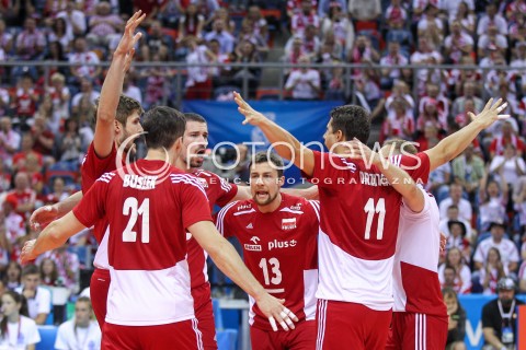  14.07.2016 KRAKOW <br />SIATKOWKA MEZCZYZN LIGA SWIATOWA 2016 TURNIEJ FINALOWY <br />FIVB VOLLEYBALL WORLD LEAGUE FINAL SIX 2016 <br />MECZ POLSKA - SERBIA ( Poland - Serbia ) <br />N/Z MICHAL KUBIAK DAWID KONARSKI RADOSC EMOCJE <br /> 