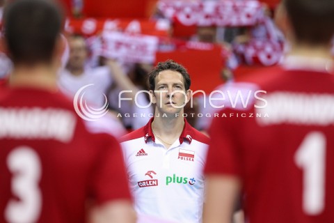  14.07.2016 KRAKOW <br />SIATKOWKA MEZCZYZN LIGA SWIATOWA 2016 TURNIEJ FINALOWY <br />FIVB VOLLEYBALL WORLD LEAGUE FINAL SIX 2016 <br />MECZ POLSKA - SERBIA ( Poland - Serbia ) <br />N/Z STEPHANE ANTIGA - I TRENER ( HEAD COACH ) KIBICE SYLWETKA <br /> 