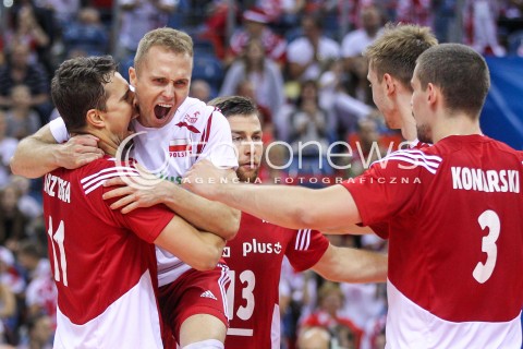  14.07.2016 KRAKOW <br />SIATKOWKA MEZCZYZN LIGA SWIATOWA 2016 TURNIEJ FINALOWY <br />FIVB VOLLEYBALL WORLD LEAGUE FINAL SIX 2016 <br />MECZ POLSKA - SERBIA ( Poland - Serbia ) <br />N/Z PAWEL ZATORSKI FABIAN DRZYZGA RADOSC EMOCJE <br /> 