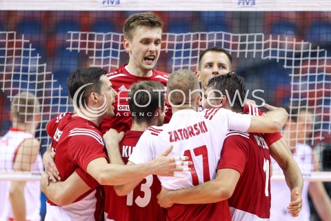  14.07.2016 KRAKOW <br />SIATKOWKA MEZCZYZN LIGA SWIATOWA 2016 TURNIEJ FINALOWY <br />FIVB VOLLEYBALL WORLD LEAGUE FINAL SIX 2016 <br />MECZ POLSKA - SERBIA ( Poland - Serbia ) <br />N/Z MATEUSZ BIENIEK BARTOSZ KUREK RADOSC EMOCJE <br /> 