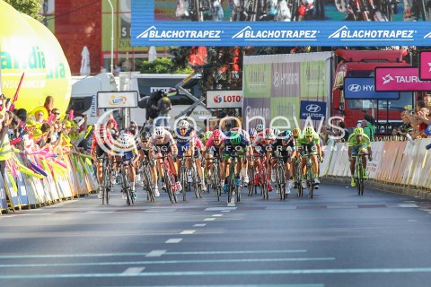  15.07.2016 RZESZOW <br />71. TOUR DE POLOGNE - ETAP IV <br />META W RZESZOWIE <br />N/Z WJAZD KOLARZY NA PETLE<br /> 