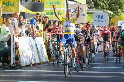  15.07.2016 RZESZOW <br />71. TOUR DE POLOGNE - ETAP IV <br />META W RZESZOWIE <br />N/Z FERNANDO GAVIRIA RADOSC WYGRANA ZWYCIESTWO SYLWETKA RADOSC EMOCJE<br /> 