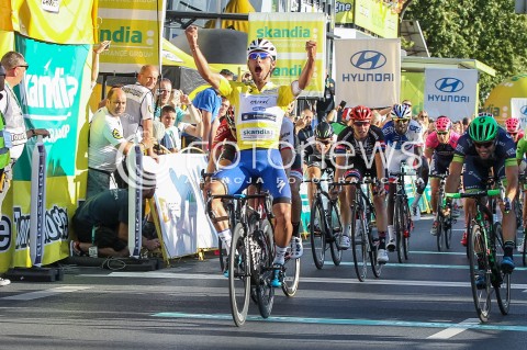  15.07.2016 RZESZOW <br />71. TOUR DE POLOGNE - ETAP IV <br />META W RZESZOWIE <br />N/Z FERNANDO GAVIRIA RADOSC WYGRANA ZWYCIESTWO SYLWETKA RADOSC EMOCJE<br /> 