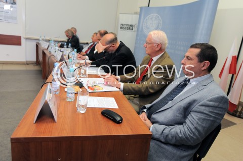  18.07.2016 WARSZAWA<br />PUBLICZNE PRZESLUCHANIE KANDYDATOW NA STANOWISKO PREZESA IPN <br />N/Z KOMISJA KOLEGIUM INSTYTUTU PAMIECI NARODOWEJ BRONISLAW WILDSTEIN KRZYSZTOF WYSZKOWSKI<br /> 