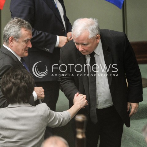  22.07.2016 WARSZAWA SEJM<br />POSIEDZENIE SEJMU RP<br />N/Z JAROSLAW KACZYNSKI CALUJE REKE ELZBIETA WITEK<br /> 