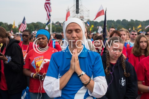  26.07.2016 KRAKOW<br /> UROCZYSTA MSZA INAUGURUJACA SWIATOWE DNI MLODZIEZY W POLSCE<br /> N/Z UCZESTNICY<br />  