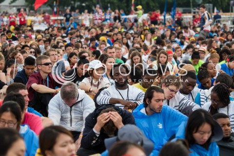  26.07.2016 KRAKOW<br /> UROCZYSTA MSZA INAUGURUJACA SWIATOWE DNI MLODZIEZY W POLSCE<br /> N/Z UCZESTNICY<br />  